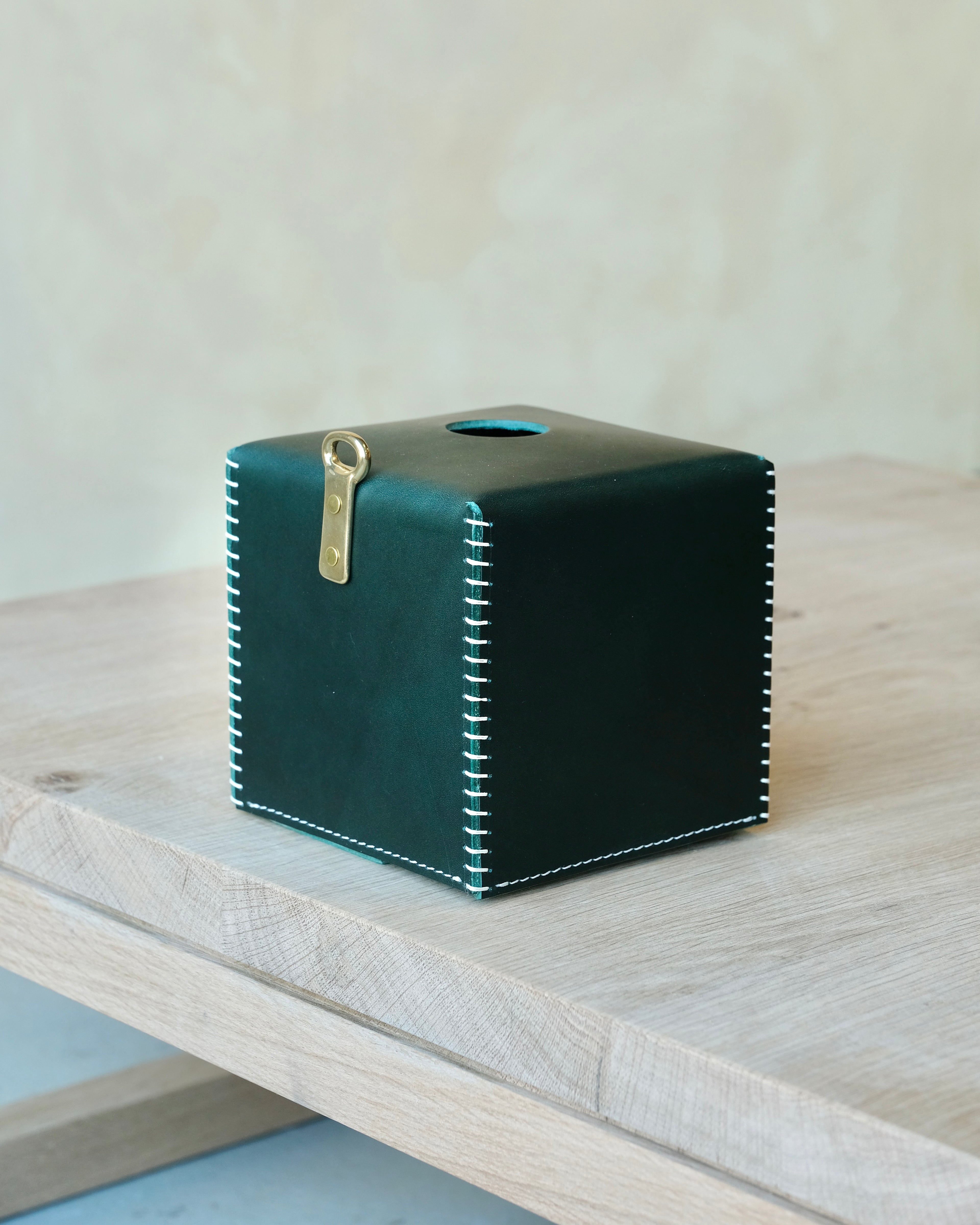 Eyelet Tissue Box