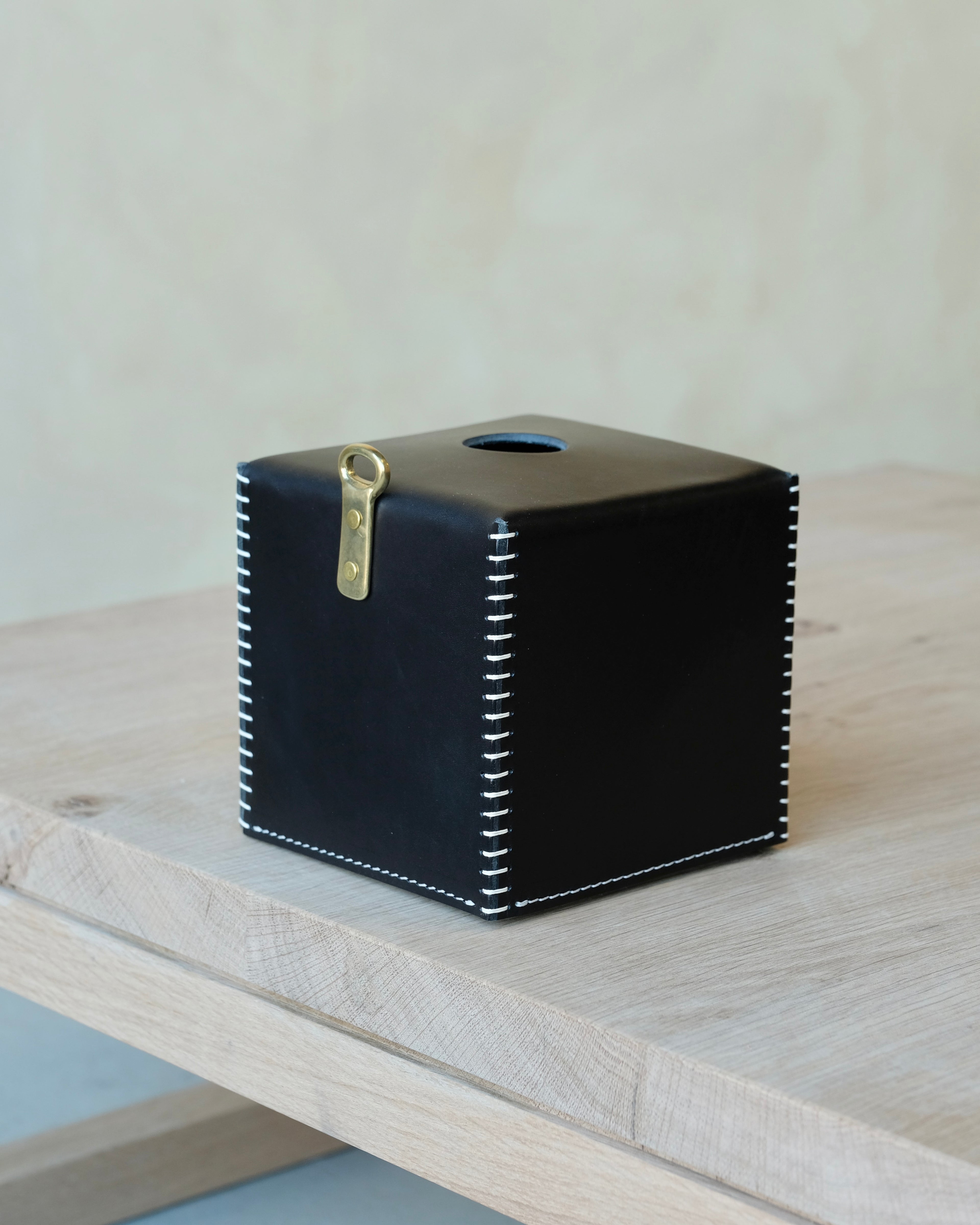 Eyelet Tissue Box
